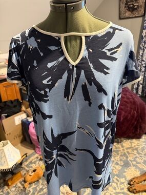 Sew In Love Light Blue Navy Floral Keyhole Tee